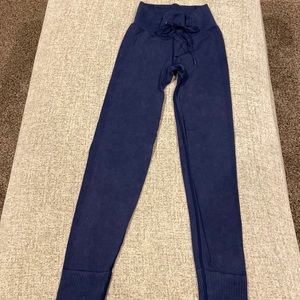 Gently worn- PINK- XS navy leggings
